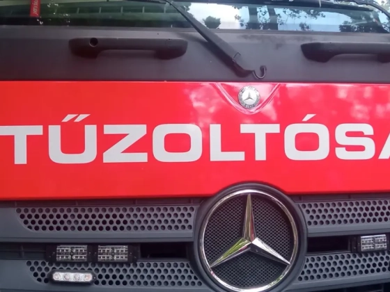 Óriási volt a döbbenet, házfalba rohant egy tűzoltóautó