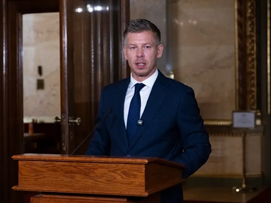 Magyar Péter: Balog Zoltán javasolta kitüntetésre Orbánnak Vásárhelyi Jánost, a bicskei gyermekotthon pedofíliáért elítélt volt igazgatóját